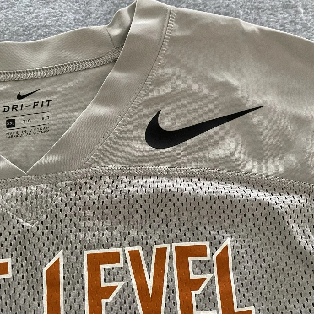 Nike Dri-Fit Youth XXL University of Texas Longhorns Football Jersey‎ #15 Damato